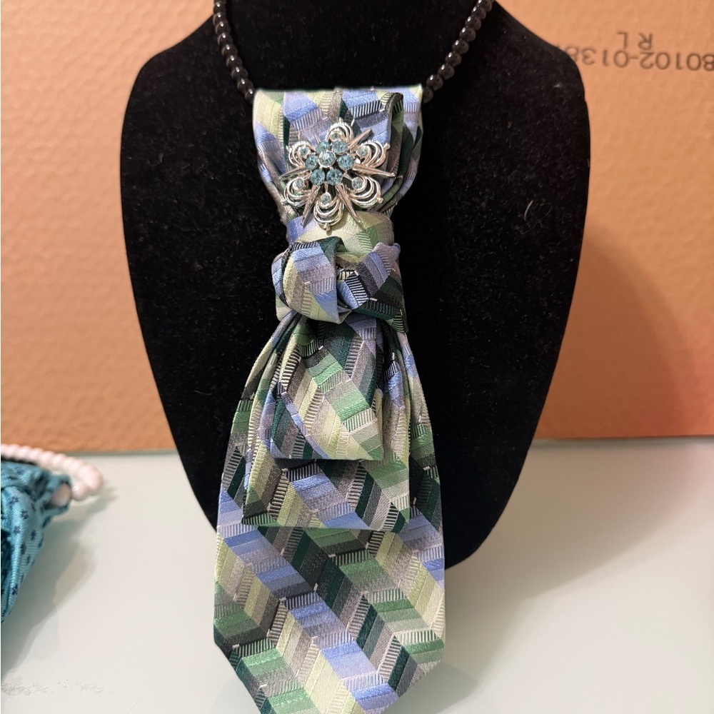 Multicolor Abstract Pattern Scarf - image 11